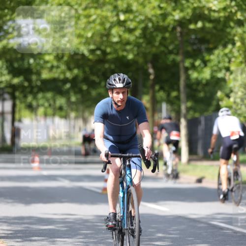 10.08.2025 - GEWOBA Citytriathlon Bremen Yannick Fuchs http://msf.ph/oto/8559364 10.08.2025 12:39:41 Radfahren 572, 589, 795, 813 meine-sportfotos.de