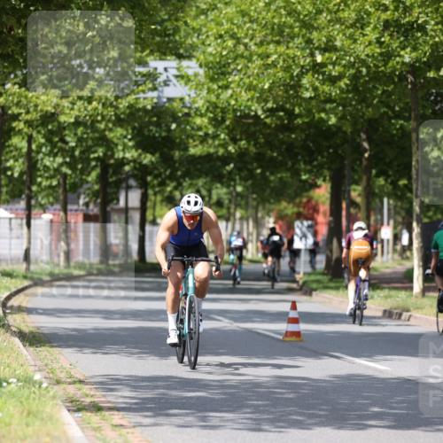 10.08.2025 - GEWOBA Citytriathlon Bremen Yannick Fuchs http://msf.ph/oto/8559370 10.08.2025 12:39:47 Radfahren 572, 589, 795, 813 meine-sportfotos.de