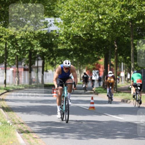 10.08.2025 - GEWOBA Citytriathlon Bremen Yannick Fuchs http://msf.ph/oto/8559371 10.08.2025 12:39:48 Radfahren 572, 589, 813 meine-sportfotos.de