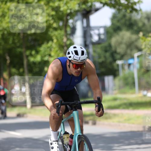 10.08.2025 - GEWOBA Citytriathlon Bremen Yannick Fuchs http://msf.ph/oto/8559374 10.08.2025 12:39:49 Radfahren 572, 589, 813, 831 meine-sportfotos.de