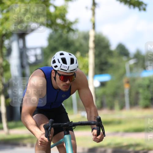 10.08.2025 - GEWOBA Citytriathlon Bremen Yannick Fuchs http://msf.ph/oto/8559375 10.08.2025 12:39:49 Radfahren 572, 589, 813, 831 meine-sportfotos.de
