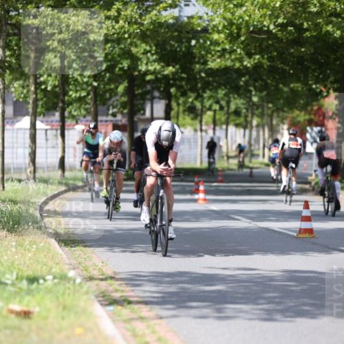 10.08.2025 - GEWOBA Citytriathlon Bremen Yannick Fuchs http://msf.ph/oto/8559377 10.08.2025 12:39:59 Radfahren 589, 596, 690, 706, 721, 779, 831, 880, 883, 1028 meine-sportfotos.de