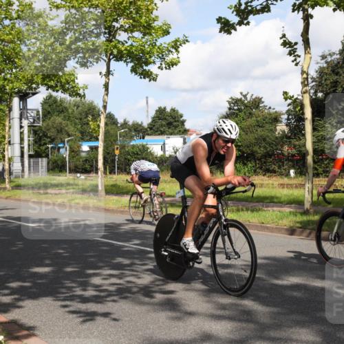 10.08.2025 - GEWOBA Citytriathlon Bremen Yannick Fuchs http://msf.ph/oto/8559384 10.08.2025 10:54:30 Radfahren 75, 123, 153, 356, 427, 456, 492, 500 meine-sportfotos.de