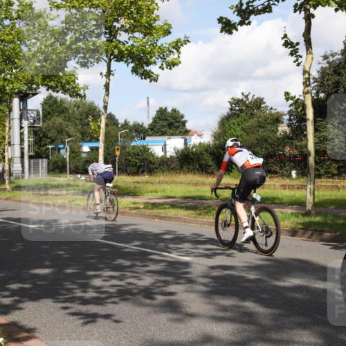 10.08.2025 - GEWOBA Citytriathlon Bremen Yannick Fuchs http://msf.ph/oto/8559385 10.08.2025 10:54:30 Radfahren 75, 123, 153, 356, 427, 456, 492, 500 meine-sportfotos.de