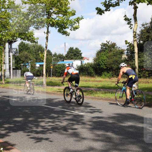10.08.2025 - GEWOBA Citytriathlon Bremen Yannick Fuchs http://msf.ph/oto/8559386 10.08.2025 10:54:30 Radfahren 75, 123, 153, 356, 427, 456, 492, 500 meine-sportfotos.de