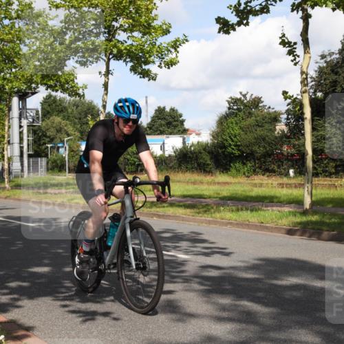 10.08.2025 - GEWOBA Citytriathlon Bremen Yannick Fuchs http://msf.ph/oto/8559387 10.08.2025 10:54:37 Radfahren 75, 85, 123, 153, 356, 456, 492 meine-sportfotos.de