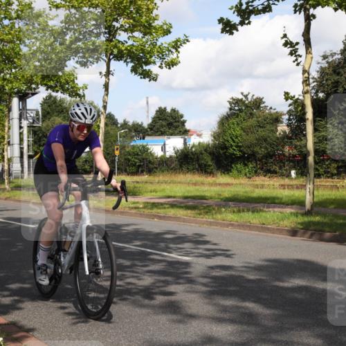 10.08.2025 - GEWOBA Citytriathlon Bremen Yannick Fuchs http://msf.ph/oto/8559389 10.08.2025 10:54:45 Radfahren 75, 85, 356, 373, 378, 452, 456 meine-sportfotos.de