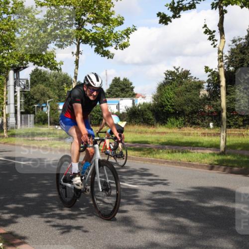 10.08.2025 - GEWOBA Citytriathlon Bremen Yannick Fuchs http://msf.ph/oto/8559392 10.08.2025 10:54:49 Radfahren 33, 85, 373, 378, 452, 456 meine-sportfotos.de