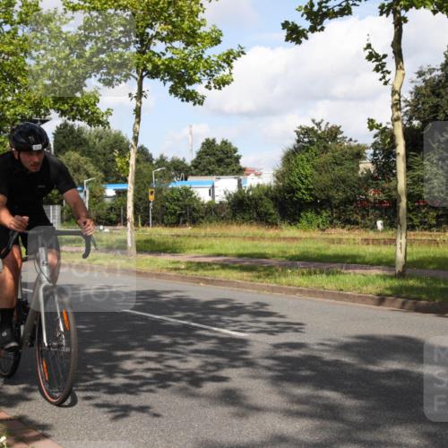 10.08.2025 - GEWOBA Citytriathlon Bremen Yannick Fuchs http://msf.ph/oto/8559393 10.08.2025 10:54:54 Radfahren 33, 85, 373, 378, 452, 456 meine-sportfotos.de