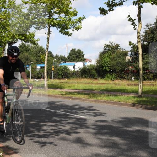 10.08.2025 - GEWOBA Citytriathlon Bremen Yannick Fuchs http://msf.ph/oto/8559394 10.08.2025 10:54:56 Radfahren 33, 85, 373, 378, 452 meine-sportfotos.de