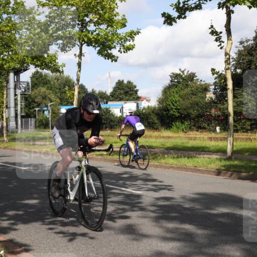 10.08.2025 - GEWOBA Citytriathlon Bremen Yannick Fuchs http://msf.ph/oto/8559397 10.08.2025 10:54:59 Radfahren 33, 85, 373, 378, 418, 452 meine-sportfotos.de