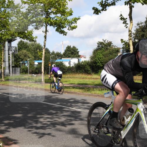 10.08.2025 - GEWOBA Citytriathlon Bremen Yannick Fuchs http://msf.ph/oto/8559398 10.08.2025 10:54:59 Radfahren 33, 85, 373, 378, 418, 452 meine-sportfotos.de