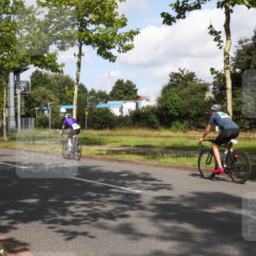10.08.2025 - GEWOBA Citytriathlon Bremen Yannick Fuchs http://msf.ph/oto/8559399 10.08.2025 10:55:00 Radfahren 33, 85, 373, 378, 418, 452 meine-sportfotos.de