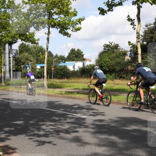 10.08.2025 - GEWOBA Citytriathlon Bremen Yannick Fuchs http://msf.ph/oto/8559400 10.08.2025 10:55:00 Radfahren 33, 85, 373, 378, 418, 452 meine-sportfotos.de