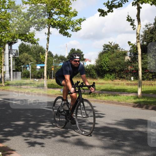 10.08.2025 - GEWOBA Citytriathlon Bremen Yannick Fuchs http://msf.ph/oto/8559426 10.08.2025 10:55:53 Radfahren 93, 117, 119, 207, 480, 485 meine-sportfotos.de