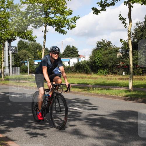 10.08.2025 - GEWOBA Citytriathlon Bremen Yannick Fuchs http://msf.ph/oto/8559429 10.08.2025 10:55:56 Radfahren 69, 93, 117, 119, 207, 466, 480, 485 meine-sportfotos.de