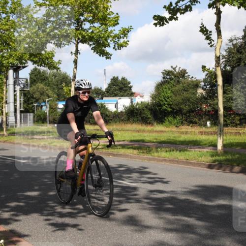 10.08.2025 - GEWOBA Citytriathlon Bremen Yannick Fuchs http://msf.ph/oto/8559438 10.08.2025 10:56:14 Radfahren 69, 99, 115, 119, 401, 429, 464, 466, 497 meine-sportfotos.de