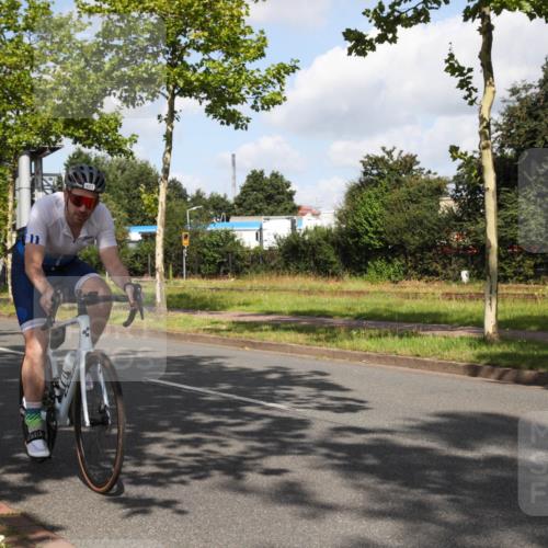 10.08.2025 - GEWOBA Citytriathlon Bremen Yannick Fuchs http://msf.ph/oto/8559444 10.08.2025 10:56:27 Radfahren 31, 115, 401, 429, 464 meine-sportfotos.de