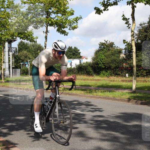 10.08.2025 - GEWOBA Citytriathlon Bremen Yannick Fuchs http://msf.ph/oto/8559446 10.08.2025 10:56:39 Radfahren 31, 67, 203, 447, 455 meine-sportfotos.de