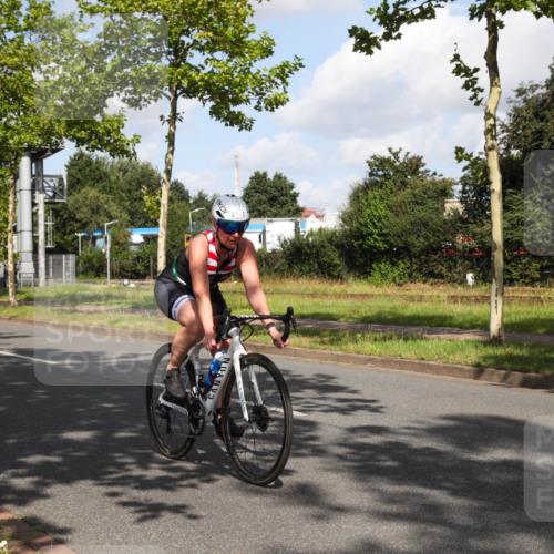 10.08.2025 - GEWOBA Citytriathlon Bremen Yannick Fuchs http://msf.ph/oto/8559456 10.08.2025 10:56:56 Radfahren 5, 101, 145, 454, 501 meine-sportfotos.de