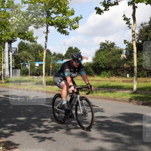 10.08.2025 - GEWOBA Citytriathlon Bremen Yannick Fuchs http://msf.ph/oto/8559458 10.08.2025 10:57:06 Radfahren 5, 77, 101, 233, 454, 501 meine-sportfotos.de