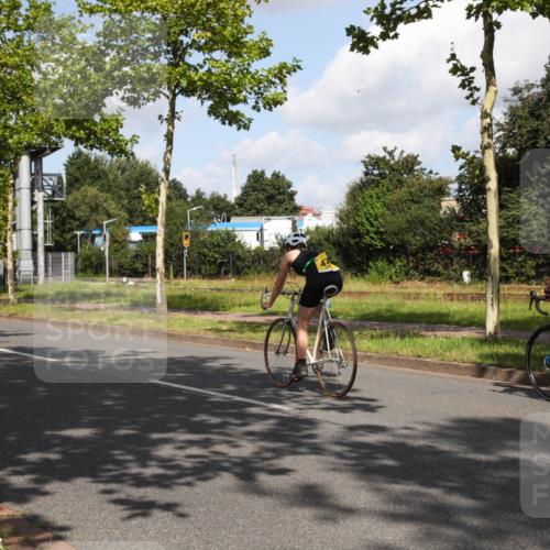 10.08.2025 - GEWOBA Citytriathlon Bremen Yannick Fuchs http://msf.ph/oto/8559470 10.08.2025 10:57:21 Radfahren 77, 233, 435 meine-sportfotos.de