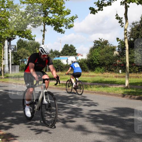 10.08.2025 - GEWOBA Citytriathlon Bremen Yannick Fuchs http://msf.ph/oto/8559490 10.08.2025 10:57:37 Radfahren 35, 159, 215, 435, 458 meine-sportfotos.de