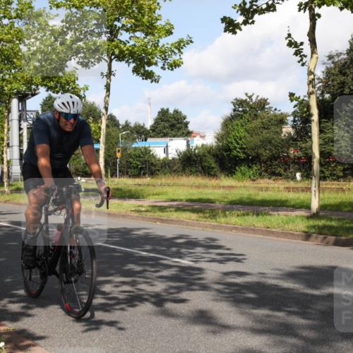 10.08.2025 - GEWOBA Citytriathlon Bremen Yannick Fuchs http://msf.ph/oto/8559499 10.08.2025 10:57:47 Radfahren 35, 159, 215, 458 meine-sportfotos.de