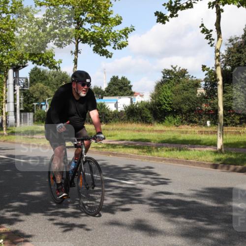 10.08.2025 - GEWOBA Citytriathlon Bremen Yannick Fuchs http://msf.ph/oto/8559502 10.08.2025 10:57:53 Radfahren 35, 143, 159, 215, 458 meine-sportfotos.de