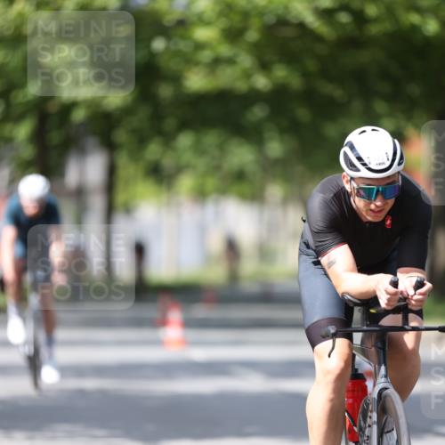 10.08.2025 - GEWOBA Citytriathlon Bremen Yannick Fuchs http://msf.ph/oto/8559505 10.08.2025 12:40:05 Radfahren 559, 596, 602, 690, 706, 721, 779, 831, 880, 883, 890, 896, 1028 meine-sportfotos.de