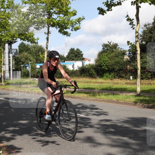 10.08.2025 - GEWOBA Citytriathlon Bremen Yannick Fuchs http://msf.ph/oto/8559512 10.08.2025 10:58:12 Radfahren 1, 125, 143, 165, 185, 402, 443, 445, 453, 472, 493, 513 meine-sportfotos.de