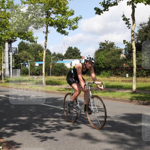 10.08.2025 - GEWOBA Citytriathlon Bremen Yannick Fuchs http://msf.ph/oto/8559517 10.08.2025 10:58:18 Radfahren 1, 125, 165, 185, 221, 402, 443, 445, 453, 472, 493, 506, 513 meine-sportfotos.de
