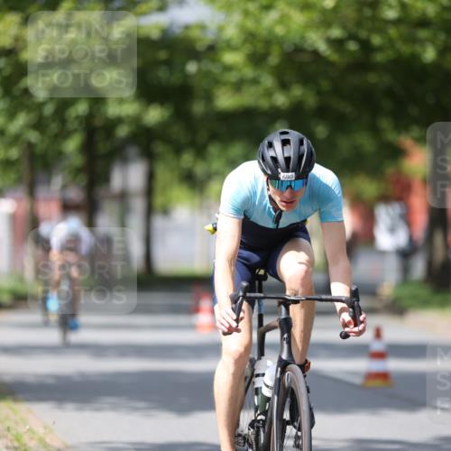 10.08.2025 - GEWOBA Citytriathlon Bremen Yannick Fuchs http://msf.ph/oto/8559524 10.08.2025 12:40:08 Radfahren 559, 596, 602, 690, 706, 721, 779, 815, 831, 880, 883, 890, 896, 899, 1028 meine-sportfotos.de