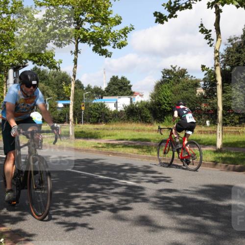 10.08.2025 - GEWOBA Citytriathlon Bremen Yannick Fuchs http://msf.ph/oto/8559530 10.08.2025 10:58:22 Radfahren 1, 95, 165, 221, 402, 443, 445, 453, 472, 493, 506, 513 meine-sportfotos.de