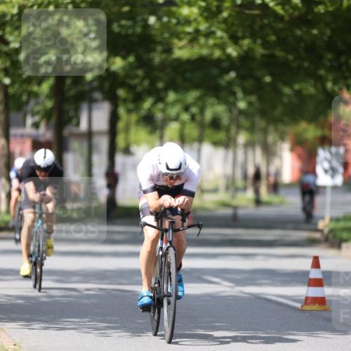 10.08.2025 - GEWOBA Citytriathlon Bremen Yannick Fuchs http://msf.ph/oto/8559532 10.08.2025 12:40:10 Radfahren 559, 596, 602, 690, 706, 721, 779, 815, 831, 880, 883, 890, 896, 899, 1028 meine-sportfotos.de