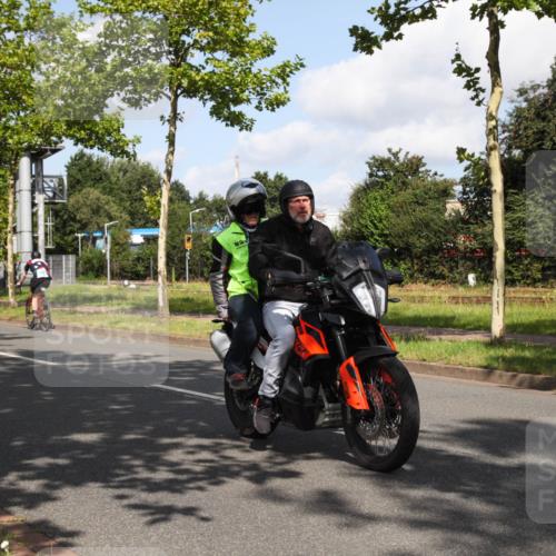10.08.2025 - GEWOBA Citytriathlon Bremen Yannick Fuchs http://msf.ph/oto/8559533 10.08.2025 10:58:24 Radfahren 1, 95, 165, 221, 402, 445, 453, 472, 493, 506, 513 meine-sportfotos.de