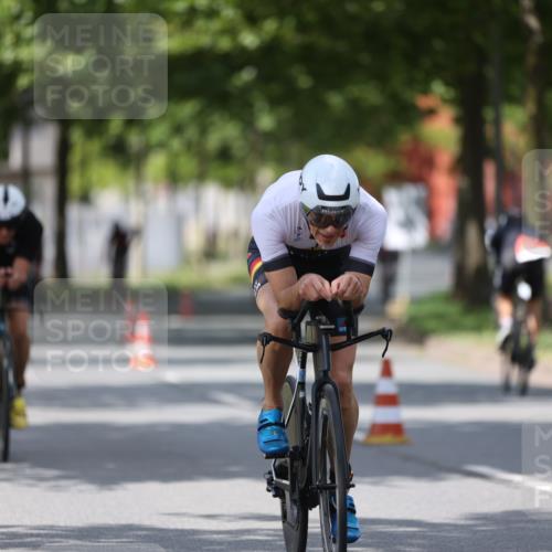 10.08.2025 - GEWOBA Citytriathlon Bremen Yannick Fuchs http://msf.ph/oto/8559538 10.08.2025 12:40:10 Radfahren 559, 596, 602, 690, 706, 721, 779, 815, 831, 880, 883, 890, 896, 899, 1028 meine-sportfotos.de