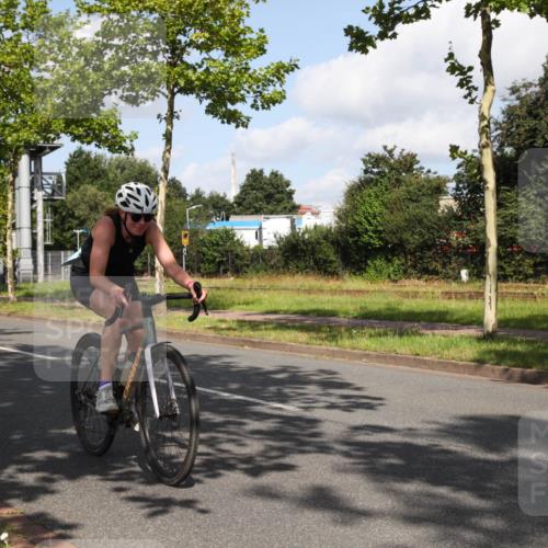 10.08.2025 - GEWOBA Citytriathlon Bremen Yannick Fuchs http://msf.ph/oto/8559540 10.08.2025 10:58:31 Radfahren 95, 165, 221, 402, 506, 513 meine-sportfotos.de