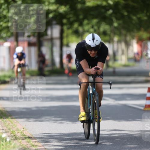 10.08.2025 - GEWOBA Citytriathlon Bremen Yannick Fuchs http://msf.ph/oto/8559544 10.08.2025 12:40:11 Radfahren 559, 596, 602, 690, 706, 721, 779, 815, 831, 880, 883, 890, 896, 899, 1028 meine-sportfotos.de