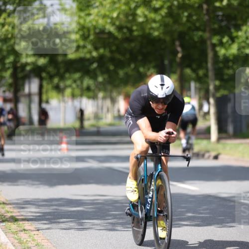 10.08.2025 - GEWOBA Citytriathlon Bremen Yannick Fuchs http://msf.ph/oto/8559549 10.08.2025 12:40:12 Radfahren 559, 596, 602, 690, 706, 721, 779, 815, 831, 880, 883, 890, 896, 899, 975, 1028 meine-sportfotos.de
