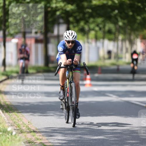 10.08.2025 - GEWOBA Citytriathlon Bremen Yannick Fuchs http://msf.ph/oto/8559557 10.08.2025 12:40:13 Radfahren 559, 581, 596, 602, 690, 706, 721, 779, 815, 831, 880, 883, 890, 896, 899, 975, 1028 meine-sportfotos.de