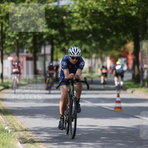 10.08.2025 - GEWOBA Citytriathlon Bremen Yannick Fuchs http://msf.ph/oto/8559561 10.08.2025 12:40:13 Radfahren 559, 581, 596, 602, 690, 706, 721, 779, 815, 831, 880, 883, 890, 896, 899, 975, 1028 meine-sportfotos.de