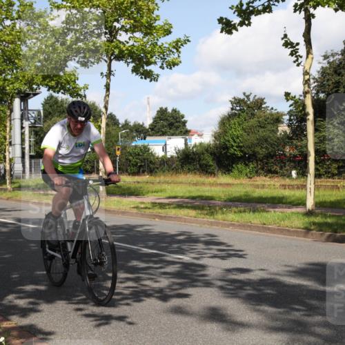 10.08.2025 - GEWOBA Citytriathlon Bremen Yannick Fuchs http://msf.ph/oto/8559571 10.08.2025 10:59:24 Radfahren 63, 111, 193, 209 meine-sportfotos.de