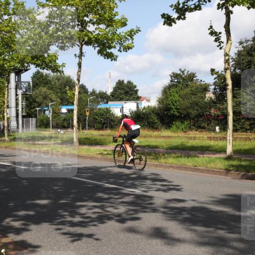 10.08.2025 - GEWOBA Citytriathlon Bremen Yannick Fuchs http://msf.ph/oto/8559575 10.08.2025 10:59:26 Radfahren 63, 111, 193, 209 meine-sportfotos.de