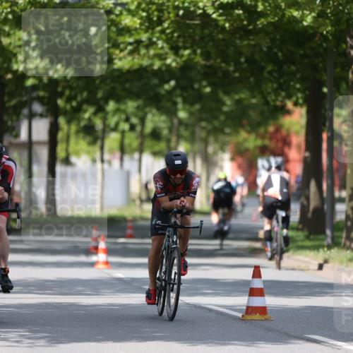 10.08.2025 - GEWOBA Citytriathlon Bremen Yannick Fuchs http://msf.ph/oto/8559578 10.08.2025 12:40:15 Radfahren 559, 581, 596, 602, 690, 706, 721, 737, 779, 815, 880, 883, 890, 896, 899, 949, 975, 1028 meine-sportfotos.de