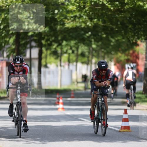 10.08.2025 - GEWOBA Citytriathlon Bremen Yannick Fuchs http://msf.ph/oto/8559581 10.08.2025 12:40:15 Radfahren 559, 581, 596, 602, 690, 706, 721, 737, 779, 815, 880, 883, 890, 896, 899, 949, 975, 1028 meine-sportfotos.de