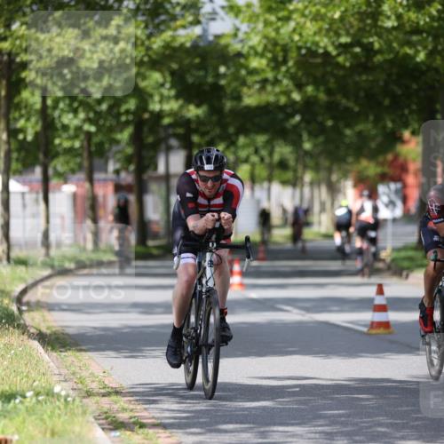 10.08.2025 - GEWOBA Citytriathlon Bremen Yannick Fuchs http://msf.ph/oto/8559583 10.08.2025 12:40:16 Radfahren 559, 581, 602, 690, 706, 721, 737, 779, 815, 880, 890, 896, 899, 910, 949, 975 meine-sportfotos.de