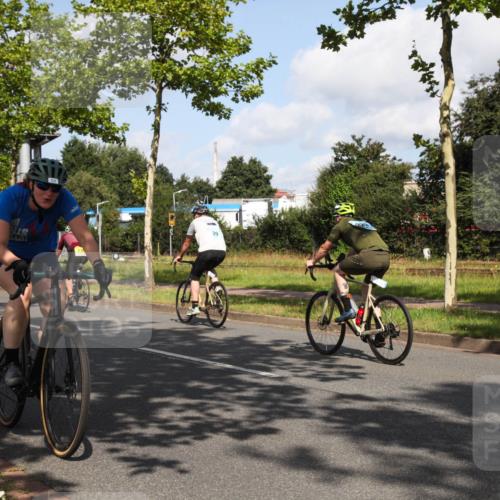 10.08.2025 - GEWOBA Citytriathlon Bremen Yannick Fuchs http://msf.ph/oto/8559596 10.08.2025 10:59:43 Radfahren 59, 141, 417, 463, 475, 498 meine-sportfotos.de