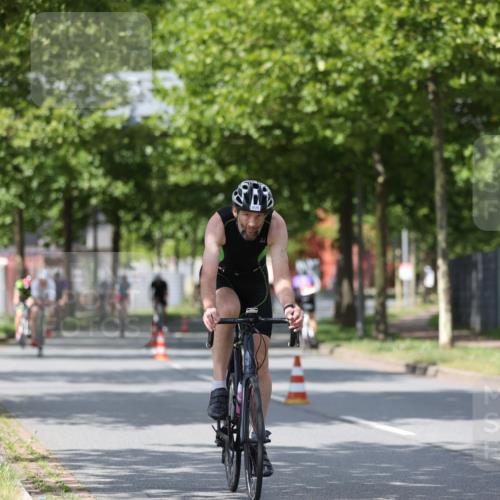10.08.2025 - GEWOBA Citytriathlon Bremen Yannick Fuchs http://msf.ph/oto/8559606 10.08.2025 12:40:21 Radfahren 559, 581, 597, 602, 690, 723, 737, 815, 870, 879, 890, 896, 899, 910, 949, 975, 1024 meine-sportfotos.de