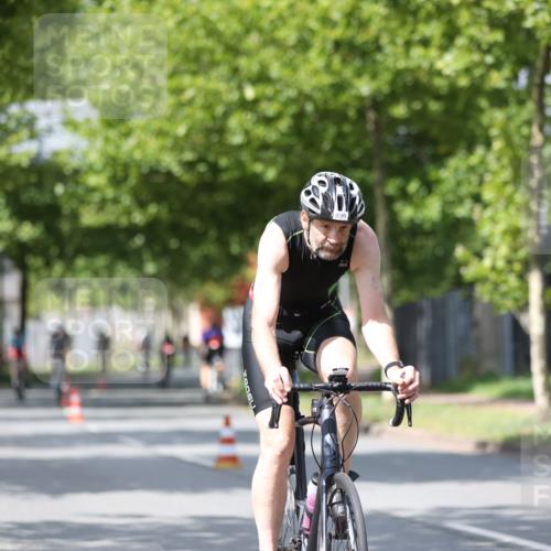 10.08.2025 - GEWOBA Citytriathlon Bremen Yannick Fuchs http://msf.ph/oto/8559611 10.08.2025 12:40:21 Radfahren 559, 581, 597, 602, 690, 723, 737, 815, 870, 879, 890, 896, 899, 910, 949, 975, 1024 meine-sportfotos.de
